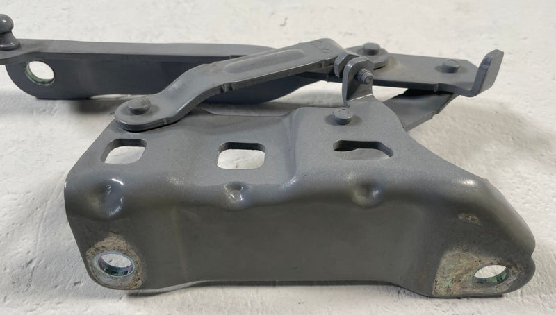 Load image into Gallery viewer, 2020 - 2025 HYUNDAI PALISADE FRONT LEFT &amp; RIGHT HOOD BONNET HINGES PAIR # 111827
