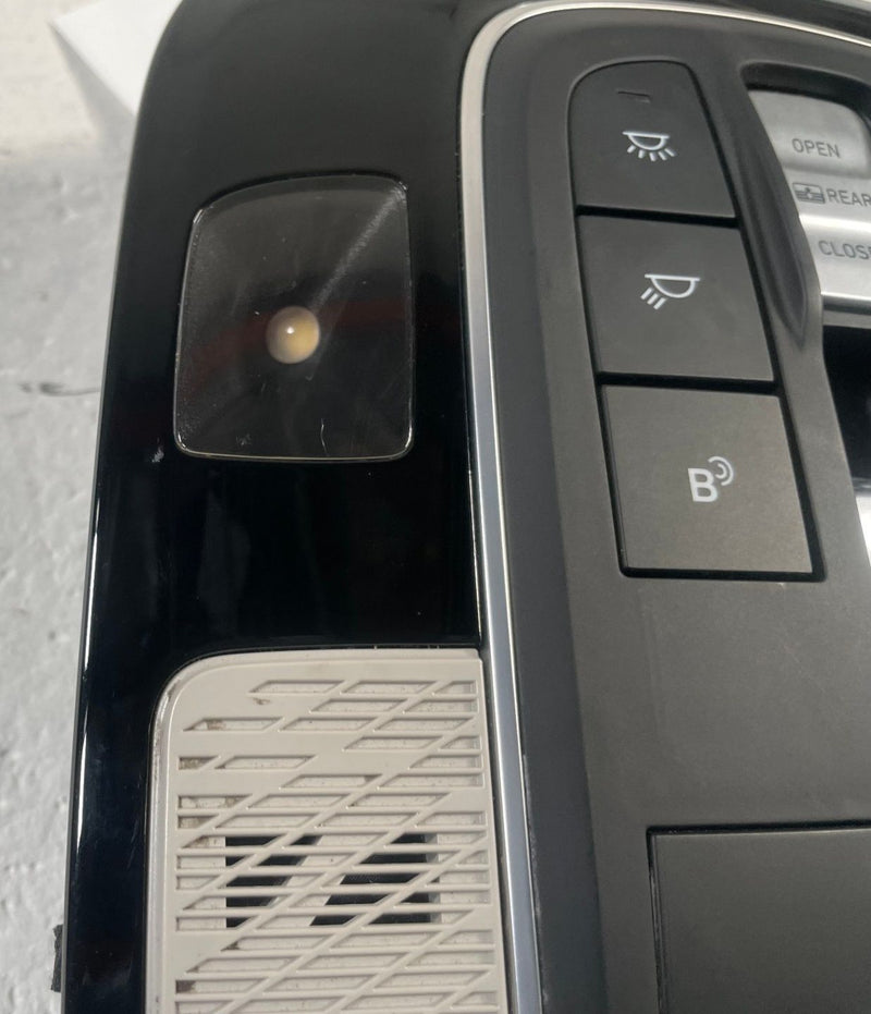 Load image into Gallery viewer, 2023 - 2025 HYUNDAI PALISADE FRONT OVERHEAD ROOF MAP DOME LIGHT LAMP # 111833
