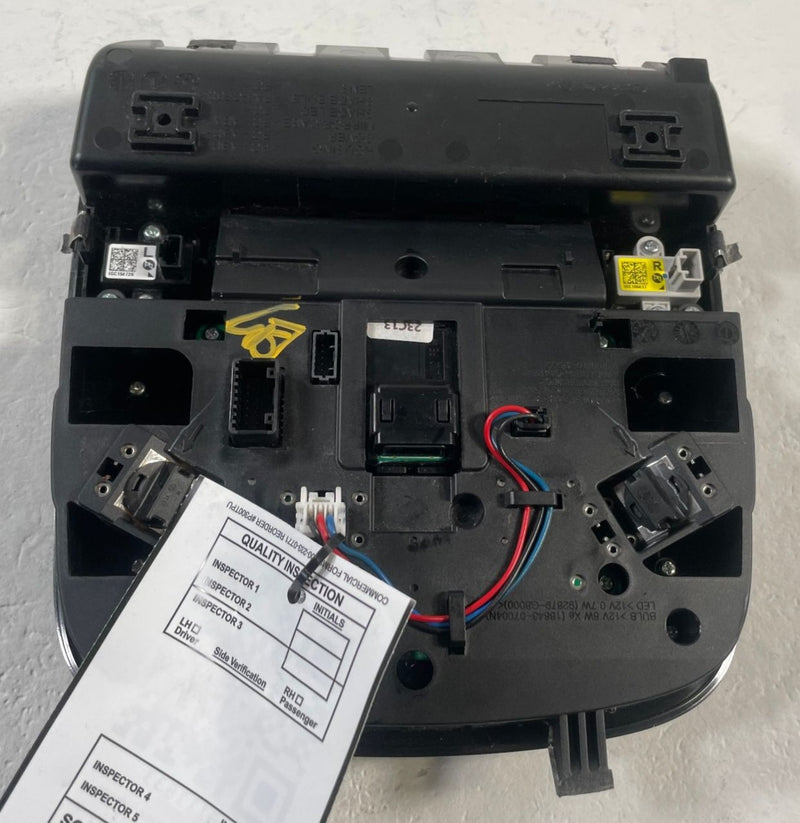 Load image into Gallery viewer, 2023 - 2025 HYUNDAI PALISADE FRONT OVERHEAD ROOF MAP DOME LIGHT LAMP # 111833
