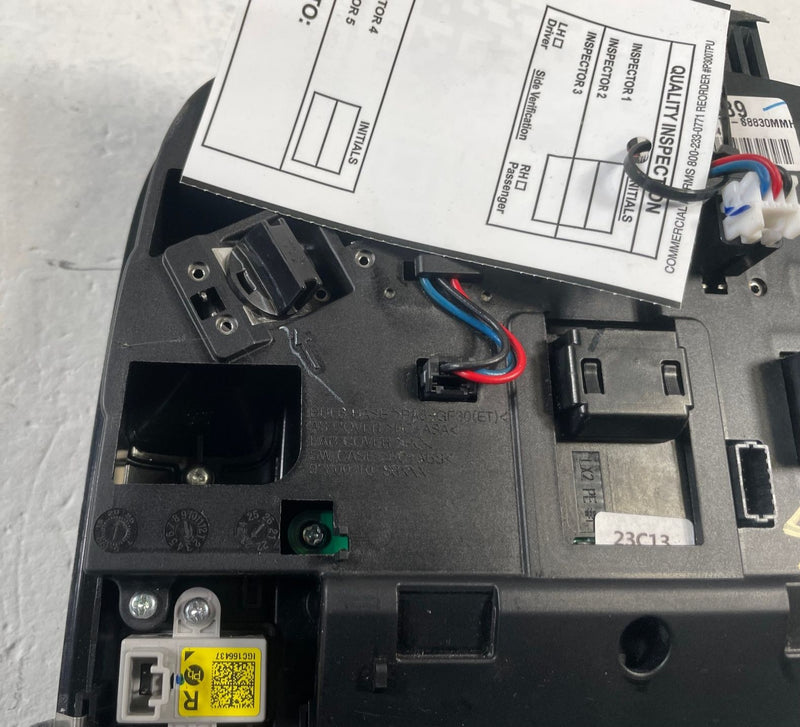 Load image into Gallery viewer, 2023 - 2025 HYUNDAI PALISADE FRONT OVERHEAD ROOF MAP DOME LIGHT LAMP # 111833
