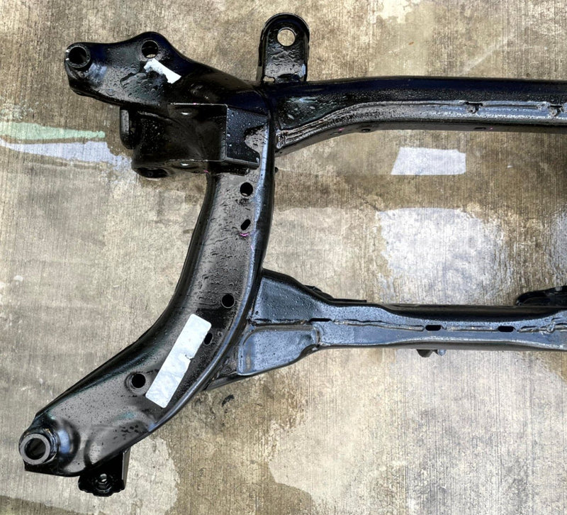 Load image into Gallery viewer, 23-26 CHEVROLET EQUINOX FWD REAR SUSPENSION SUBFRAME CROSSMEMBER CRADLE # 112386
