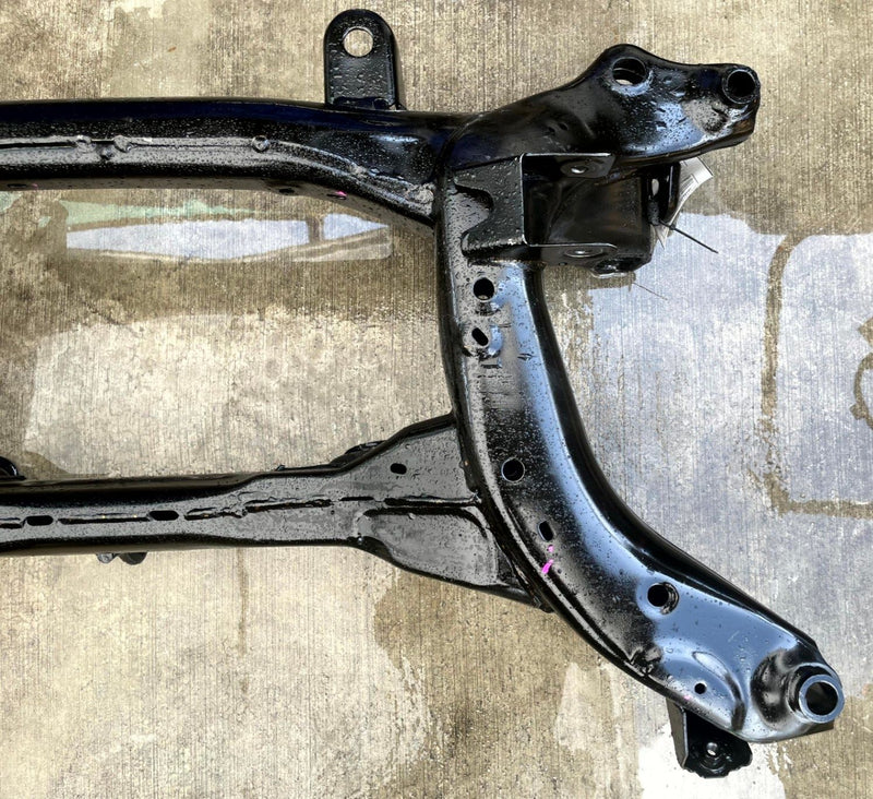 Load image into Gallery viewer, 23-26 CHEVROLET EQUINOX FWD REAR SUSPENSION SUBFRAME CROSSMEMBER CRADLE # 112386

