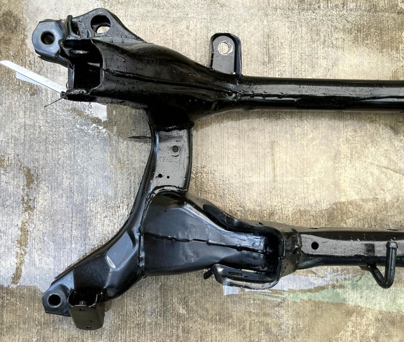 Load image into Gallery viewer, 23-26 CHEVROLET EQUINOX FWD REAR SUSPENSION SUBFRAME CROSSMEMBER CRADLE # 112386
