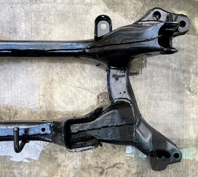 Load image into Gallery viewer, 23-26 CHEVROLET EQUINOX FWD REAR SUSPENSION SUBFRAME CROSSMEMBER CRADLE # 112386
