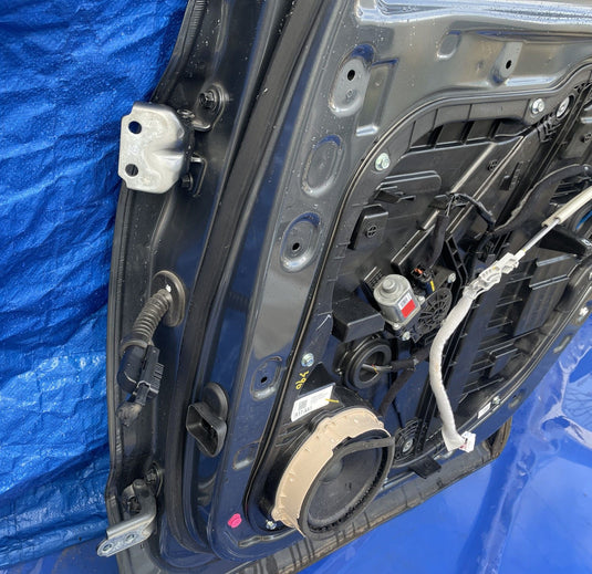 HYUNDAI PALISADE REAR RIGHT SIDE DOOR ASSEMBLY GRAY (P7V) 2023 - 2025