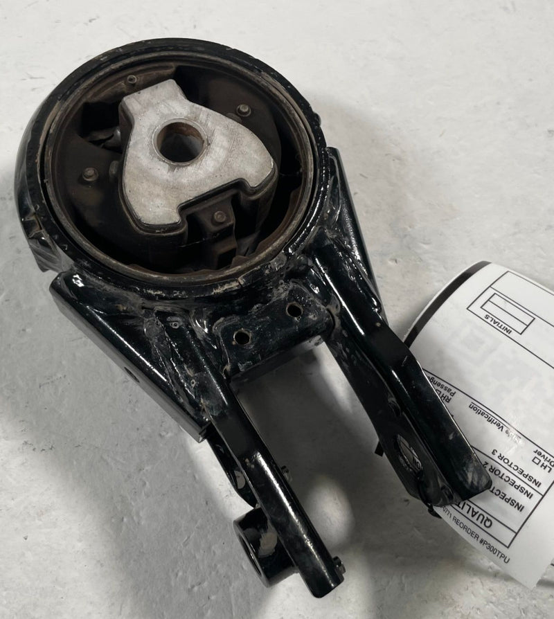 Load image into Gallery viewer, 23-24 MAZDA CX-50 2.5 S ENGINE MOTOR REARWARD TORQUE ROD MOUNT BRACKET # 113115
