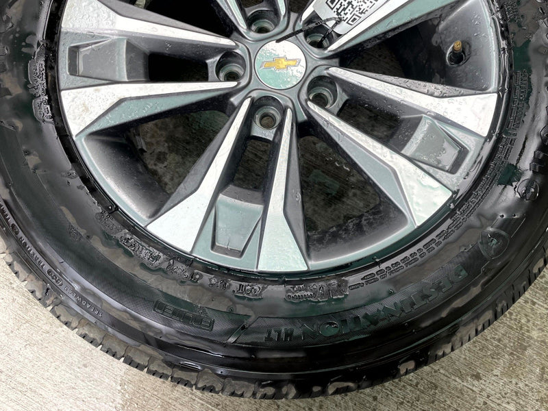 Load image into Gallery viewer, CHEVROLET EQUINOX LT 17x7-1/2 5 DOUBLE SPOKE ALLOY WHEEL RIM W/TIRE 25-26 112391
