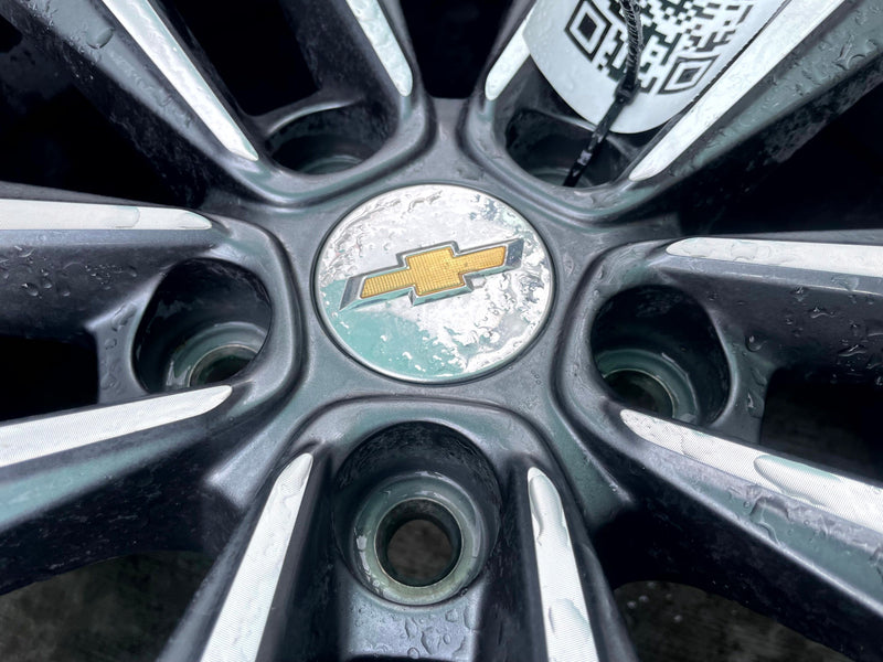 Load image into Gallery viewer, CHEVROLET EQUINOX LT 17x7-1/2 5 DOUBLE SPOKE ALLOY WHEEL RIM W/TIRE 25-26 112391
