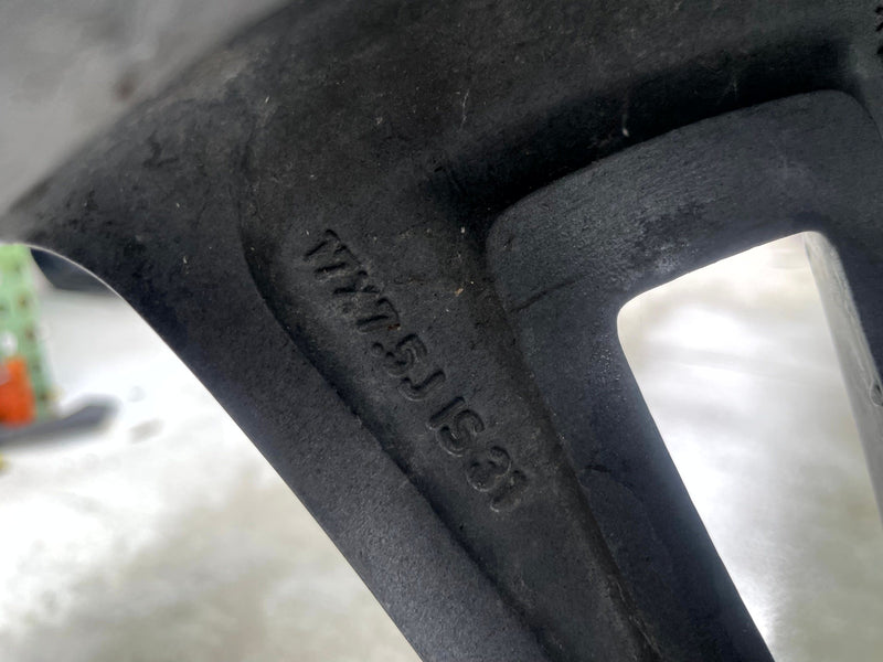 Load image into Gallery viewer, CHEVROLET EQUINOX LT 17x7-1/2 5 DOUBLE SPOKE ALLOY WHEEL RIM W/TIRE 25-26 112391

