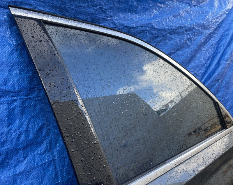 Load image into Gallery viewer, HYUNDAI PALISADE FRONT RIGHT SIDE DOOR ASSEMBLY GRAY (P7V) 2020 - 2025 # 107784
