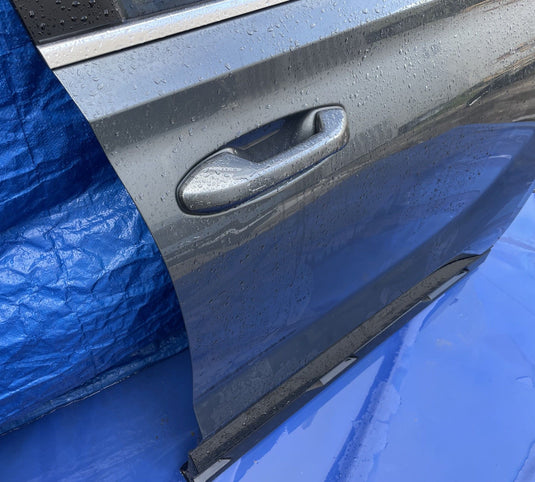 HYUNDAI PALISADE FRONT RIGHT SIDE DOOR ASSEMBLY GRAY (P7V) 2020 - 2025