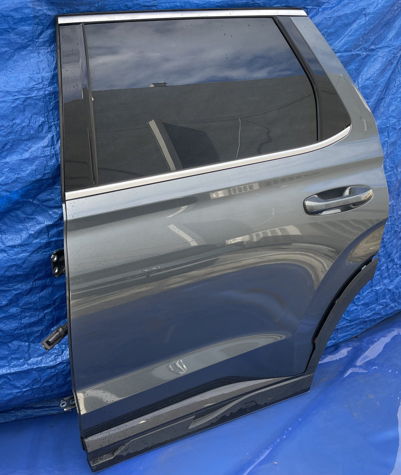 Load image into Gallery viewer, HYUNDAI PALISADE REAR LEFT DRIVER SIDE DOOR ASSEMBLY GRAY (P7V) 23-25 # 107785
