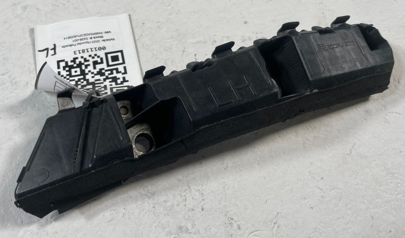 Load image into Gallery viewer, 2023-2025 HYUNDAI PALISADE FRONT LEFT DRIVER SIDE BUMPER BRACKET BLACK # 111813
