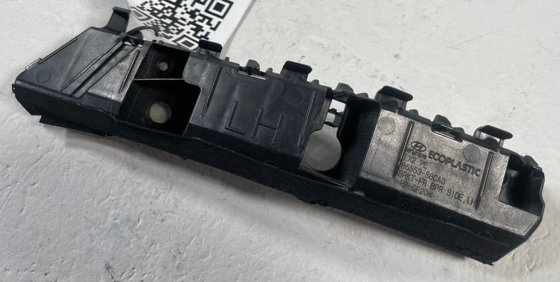 Load image into Gallery viewer, 2023-2025 HYUNDAI PALISADE FRONT LEFT DRIVER SIDE BUMPER BRACKET BLACK # 111813
