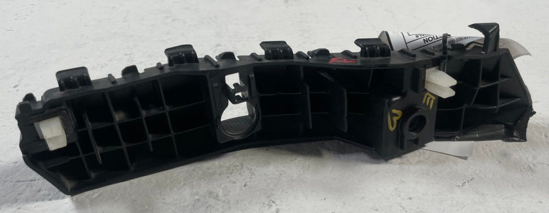 Load image into Gallery viewer, 2023-2025 HYUNDAI PALISADE FRONT LEFT DRIVER SIDE BUMPER BRACKET BLACK # 111813
