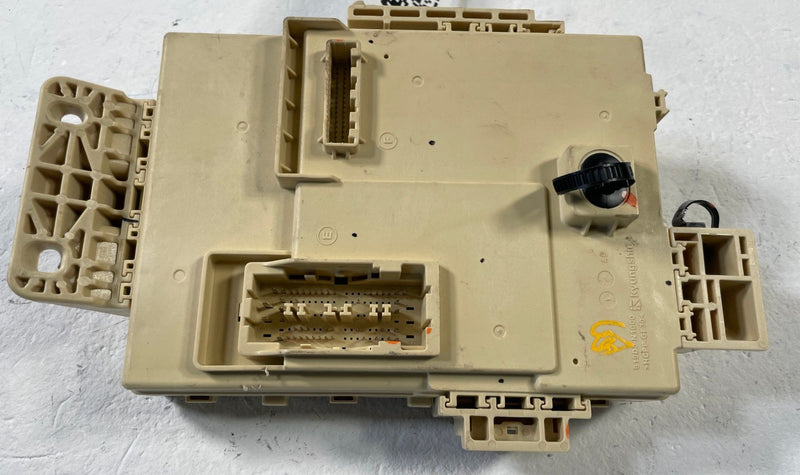 Load image into Gallery viewer, 25-26 HYUNDAI IONIQ 5 CABIN FUSE RELAY BOX JUNCTION BLOCK 91960-PI010 # 109079
