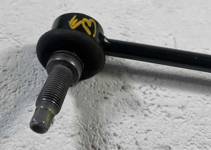 Load image into Gallery viewer, 20-25 HYUNDAI PALISADE FRONT LH OR RH SIDE STABILIZER SWAY BAR END LINK # 111829
