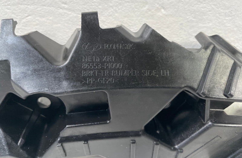 Load image into Gallery viewer, 2025 HYUNDAI IONIQ 5 FRONT LEFT DRIVER SIDE BUMPER COVER BRACKET # 109076
