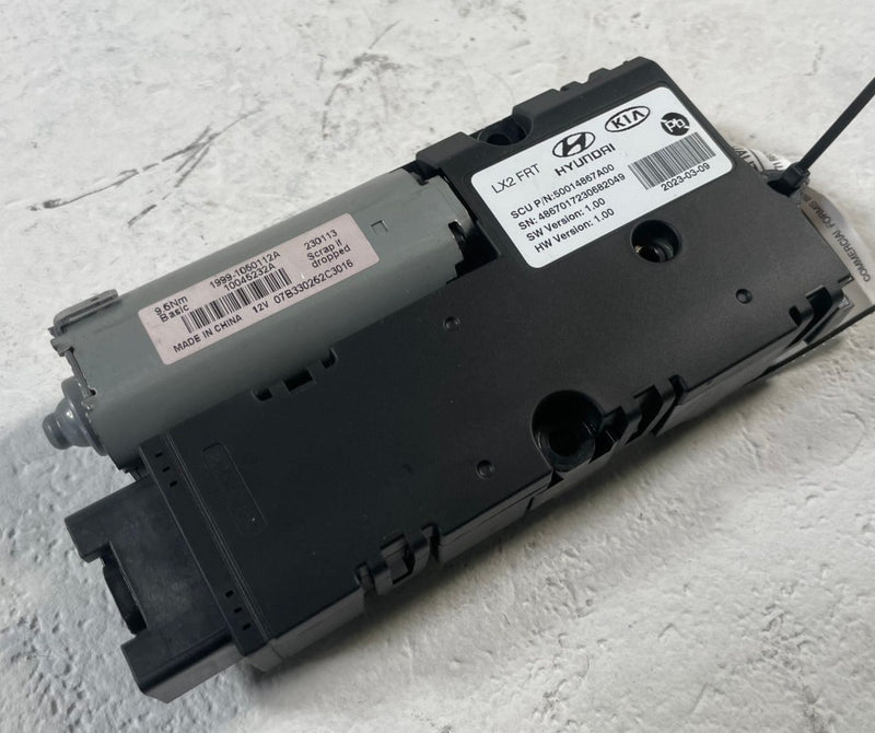 Load image into Gallery viewer, 2023 - 2025 HYUNDAI PALISADE FRONT SUNROOF SUN ROOF WINDOW GLASS MOTOR # 111828
