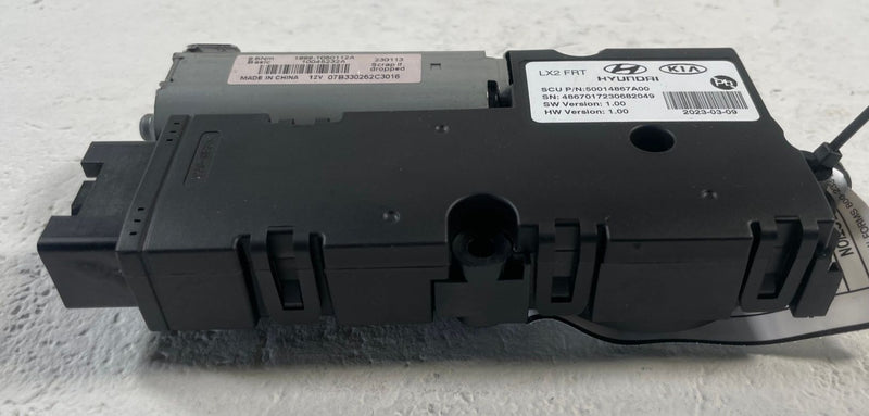 Load image into Gallery viewer, 2023 - 2025 HYUNDAI PALISADE FRONT SUNROOF SUN ROOF WINDOW GLASS MOTOR # 111828
