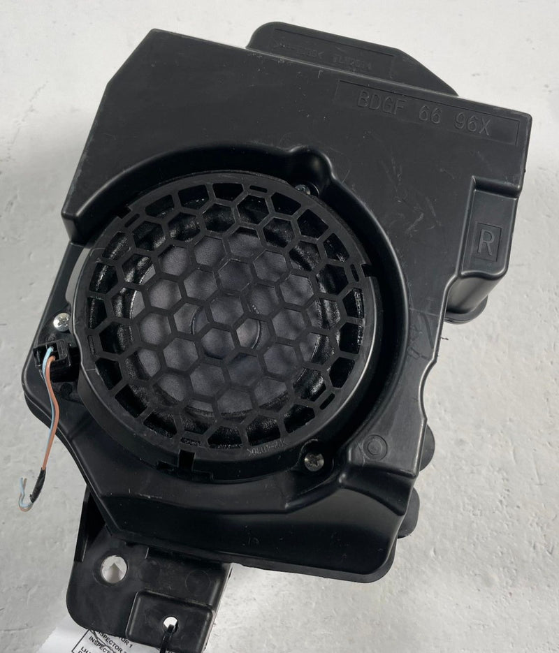 Load image into Gallery viewer, 2023 - 2025 MAZDA CX-50 FRONT RIGHT SIDE DOOR AUDIO SPEAKER SUBWOOFER # 113082
