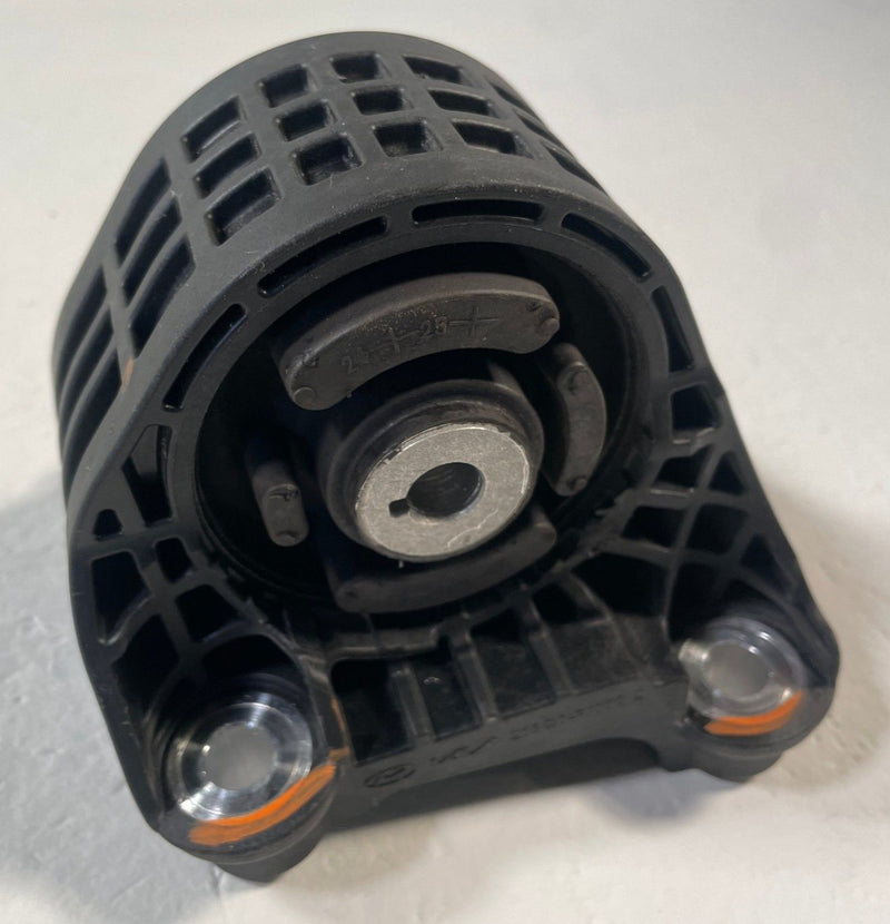 Load image into Gallery viewer, 2025-2026 HYUNDAI IONIQ 5 FRONT LEFT DRIVER SIDE MOTOR MOUNTING BRACKET # 110438
