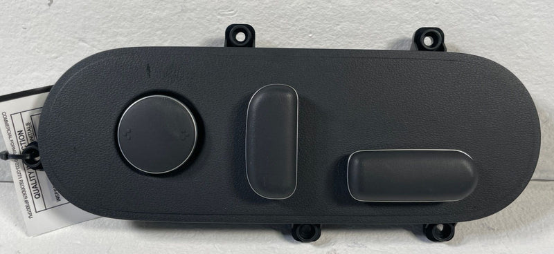 Load image into Gallery viewer, 25-26 HYUNDAI IONIQ 5 FRONT RIGHT SIDE SEAT ADJUSTMENT CONTROL SWITCH # 109065
