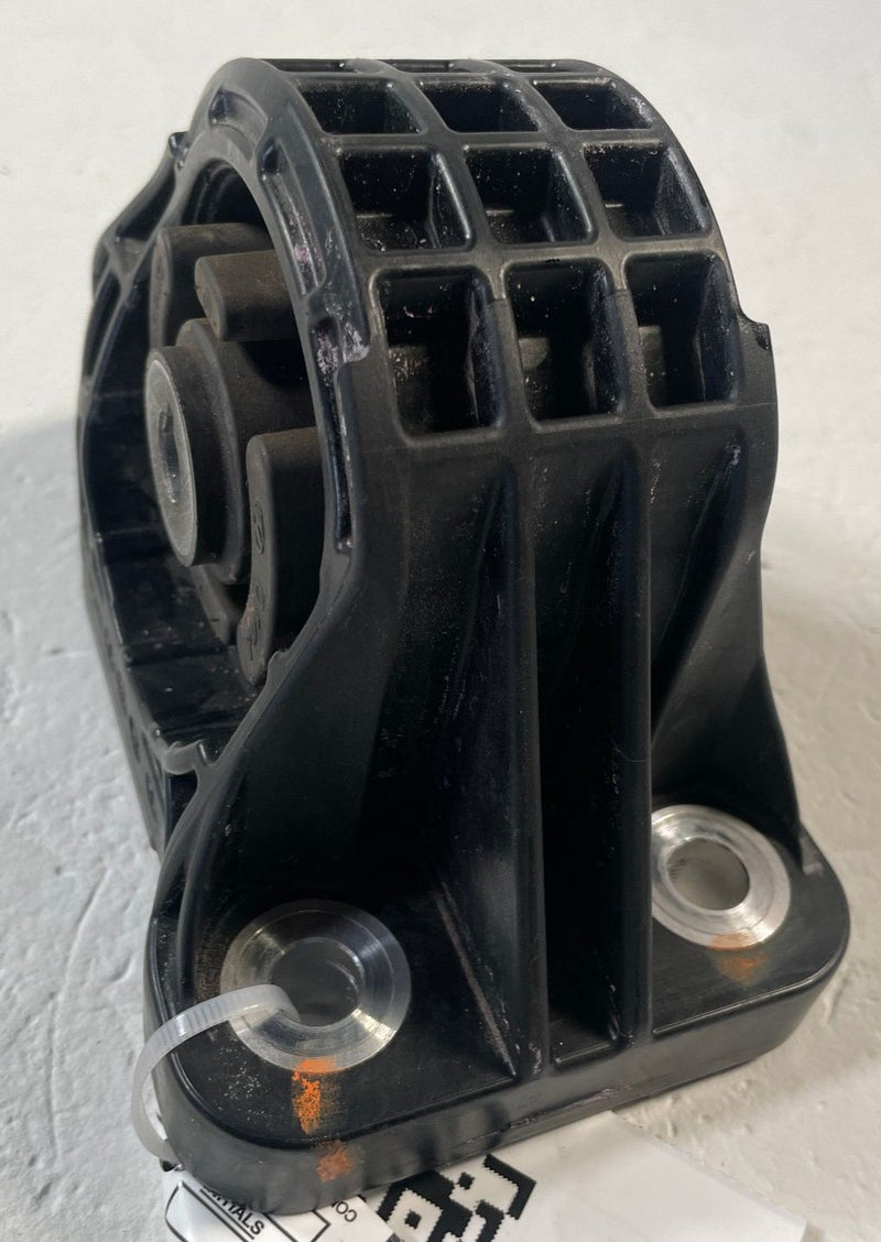 Load image into Gallery viewer, 2025 - 2026 HYUNDAI IONIQ 5 FRONT RIGHT SIDE MOTOR MOUNTING BRACKET # 110439
