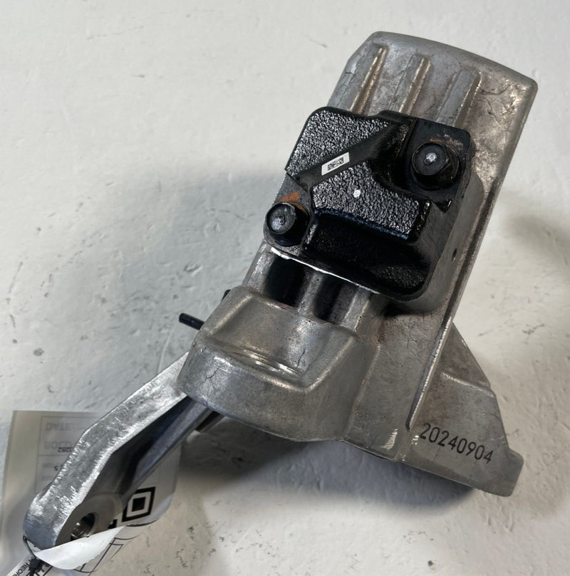 Load image into Gallery viewer, 2025 - 2026 HYUNDAI IONIQ 5 FRONT RIGHT SIDE DRIVE UNIT MOUNT BRACKET # 110423
