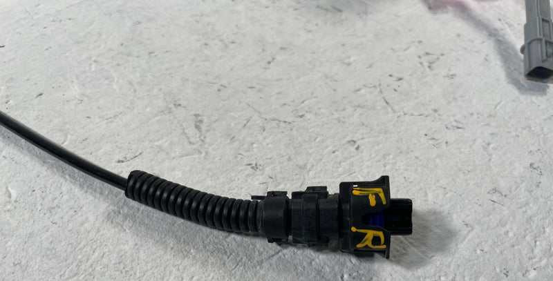 Load image into Gallery viewer, 2025-2026 HYUNDAI IONIQ 5 FRONT RIGHT PASSENGER ABS WHEEL SPEED SENSOR # 109064
