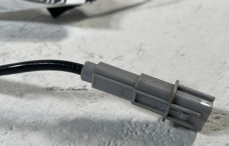 Load image into Gallery viewer, 20-25 HYUNDAI PALISADE FRONT RIGHT PASSENGER SIDE ABS WHEEL SPEED SENSOR #111818
