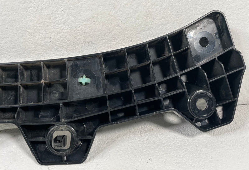 Load image into Gallery viewer, 23-26 MAZDA CX-50 REAR LEFT WHEEL ARCH MOLDING MOUNT BRACKET VA4051U40 # 113091

