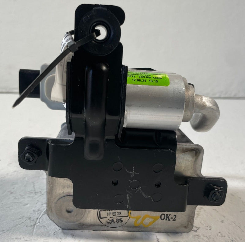 Load image into Gallery viewer, 2025 HYUNDAI IONIQ 5 A/C AIR CONDITIONING EXPANSION VALVE DRYER RECEIVER #110440
