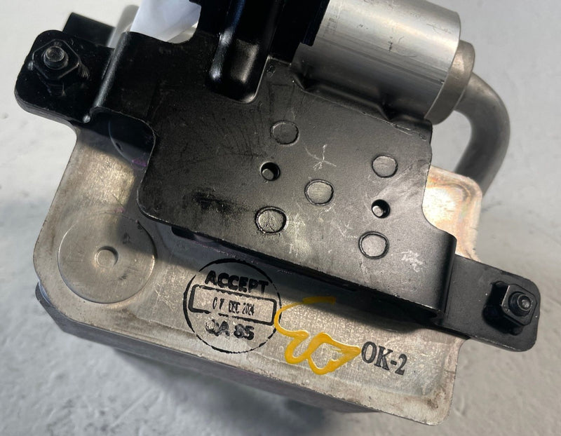 Load image into Gallery viewer, 2025 HYUNDAI IONIQ 5 A/C AIR CONDITIONING EXPANSION VALVE DRYER RECEIVER #110440
