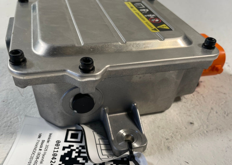 Load image into Gallery viewer, 2025 - 2026 HYUNDAI IONIQ 5 REAR HIGH VOLTAGE JUNCTION BOX ASSEMBLY # 110424
