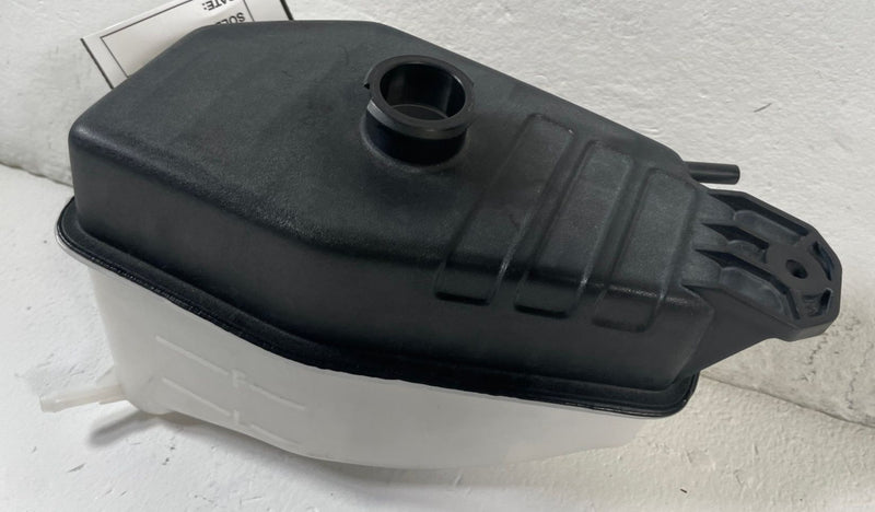 Load image into Gallery viewer, 19-25 HYUNDAI PALISADE RADIATOR COOLANT RESERVOIR RECOVERY TANK BOTTLE # 111830
