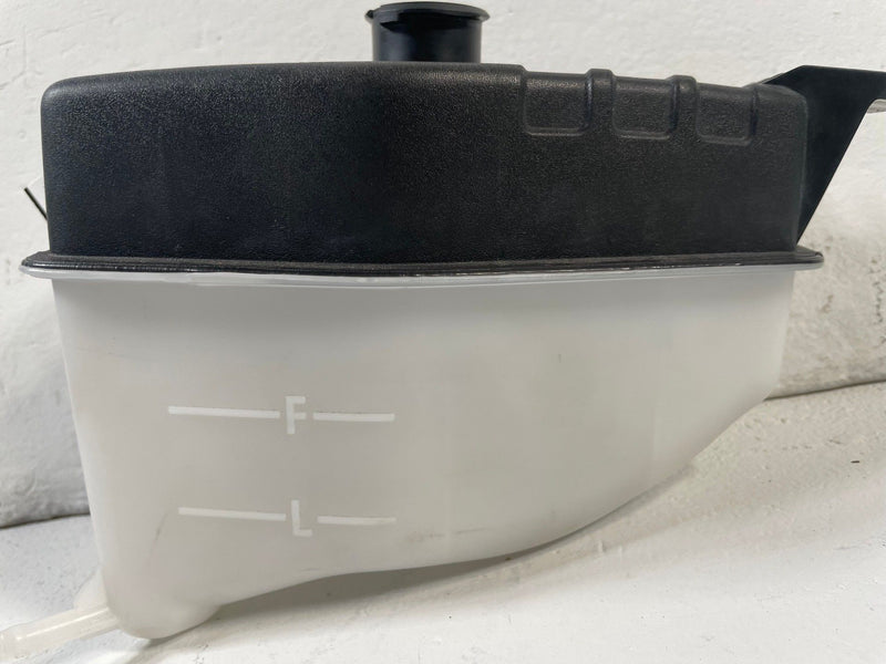Load image into Gallery viewer, 19-25 HYUNDAI PALISADE RADIATOR COOLANT RESERVOIR RECOVERY TANK BOTTLE # 111830
