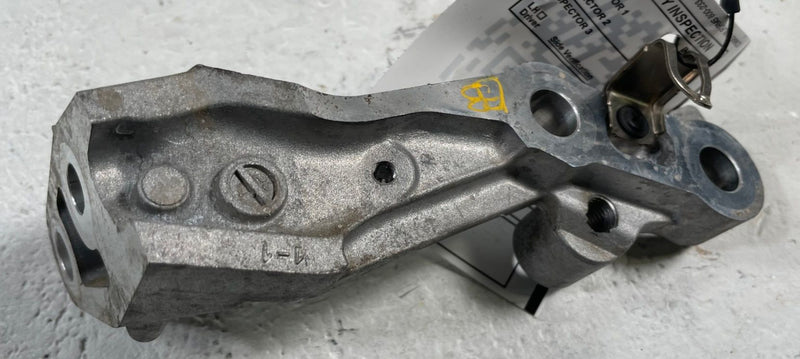 Load image into Gallery viewer, 2023 - 2025 MAZDA CX-50 FRONT DIFFERENTIAL AXLE CARRIER MOUNT BRACKET # 113119
