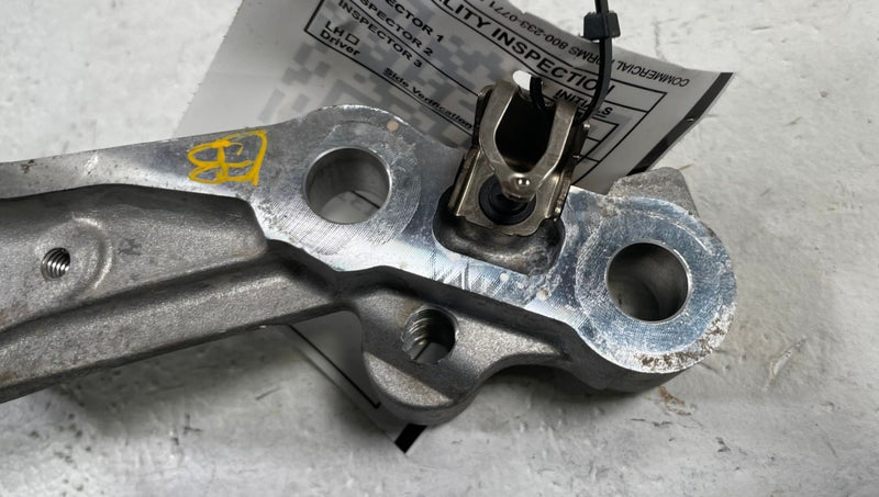 Load image into Gallery viewer, 2023 - 2025 MAZDA CX-50 FRONT DIFFERENTIAL AXLE CARRIER MOUNT BRACKET # 113119
