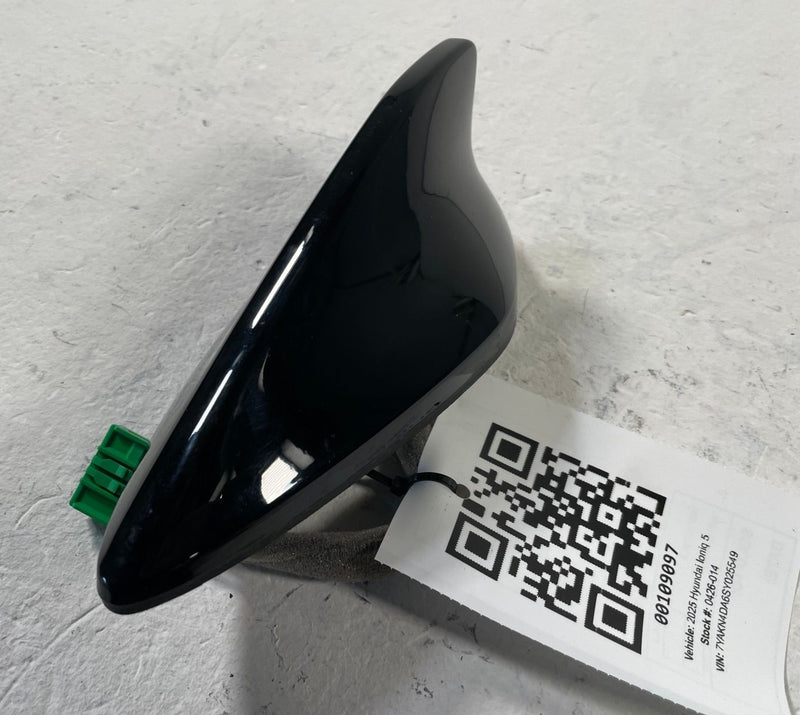 Load image into Gallery viewer, 2025-2026 HYUNDAI IONIQ 5 TOP ROOF SHARK FIN RADIO ANTENNA BLACK # 109097
