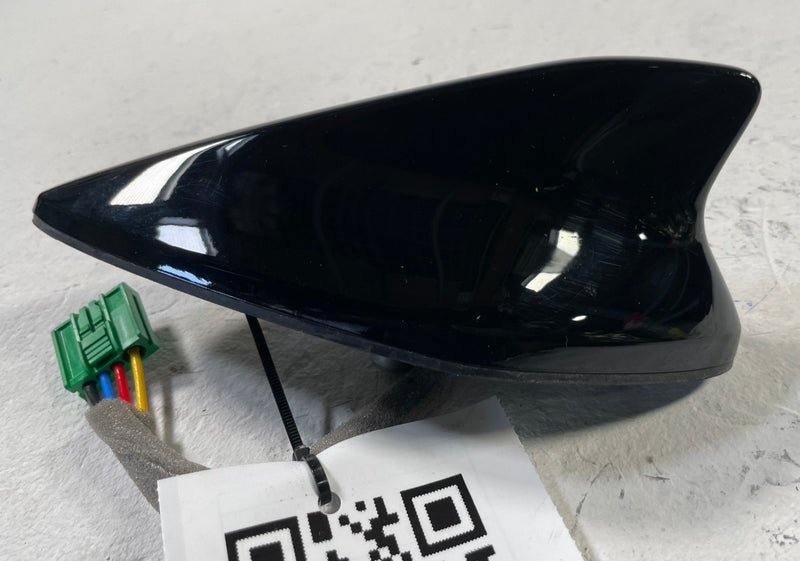 Load image into Gallery viewer, 2025-2026 HYUNDAI IONIQ 5 TOP ROOF SHARK FIN RADIO ANTENNA BLACK # 109097
