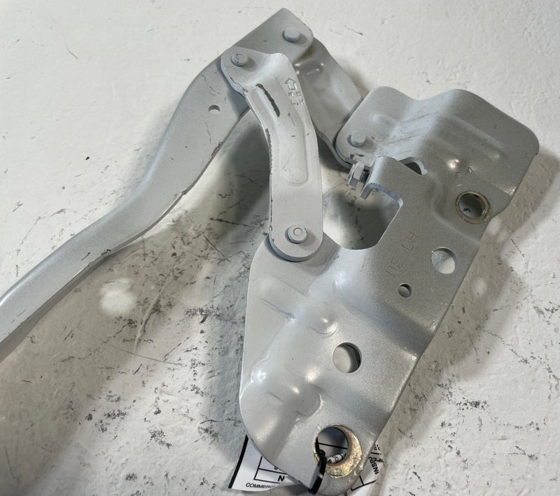 Load image into Gallery viewer, 2025-2026 HYUNDAI IONIQ 5 FRONT RIGHT &amp; LEFT HOOD BONNET HINGE ASSEMBLY # 110425
