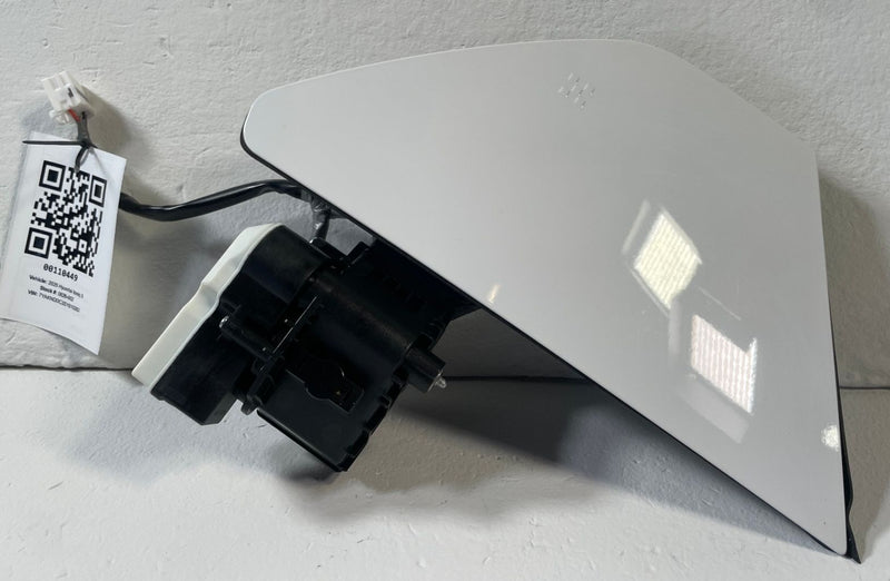 Load image into Gallery viewer, 2025 - 2026 HYUNDAI IONIQ 5 REAR CHARGING PORT DOOR LID FLAP COVER WHITE #110449
