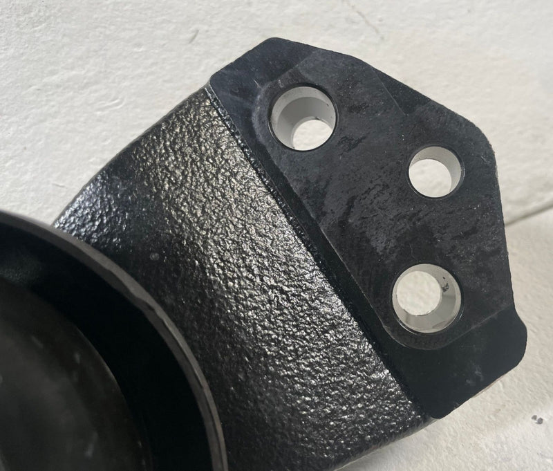 Load image into Gallery viewer, 20-25 HYUNDAI PALISADE FWD FRONT RIGHT SIDE ENGINE MOUNT SUPPORT BRACKET #111854
