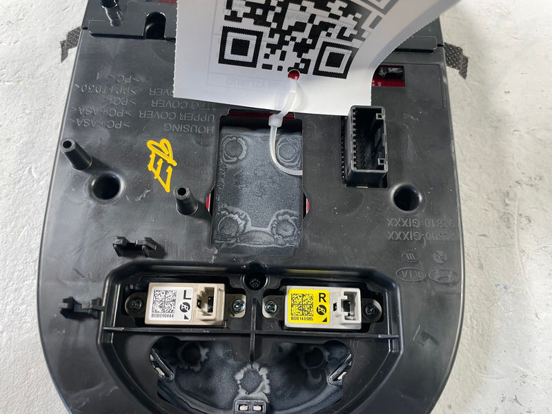 Load image into Gallery viewer, 2025-2026 HYUNDAI IONIQ 5 OVERHEAD ROOF CONSOLE DOME LIGHT LAMP SWITCH # 109107
