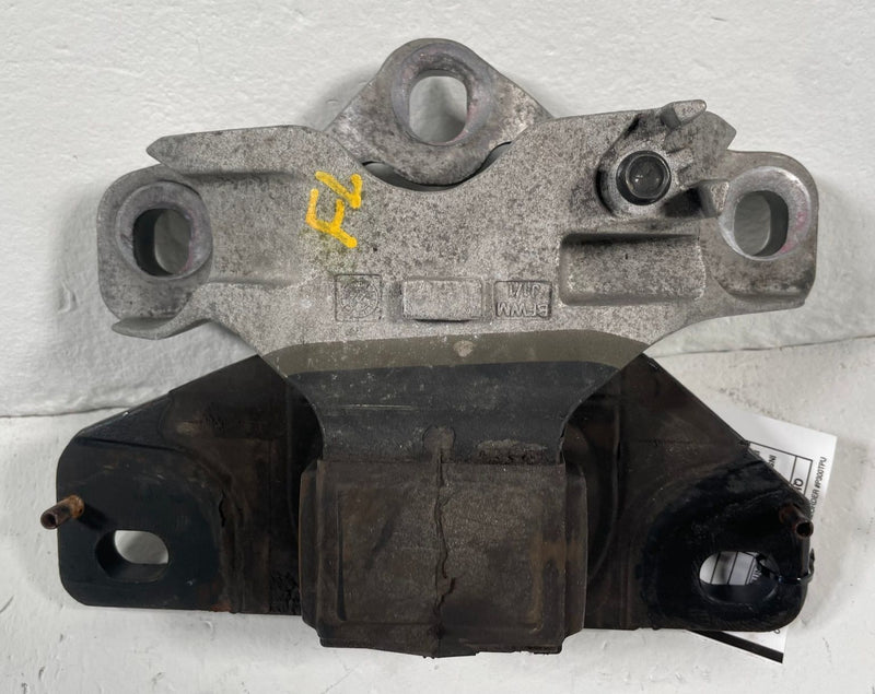 Load image into Gallery viewer, 2023 - 2024 MAZDA CX-50 FRONT LEFT AUTOMATIC TRANSMISSION MOUNT BRACKET # 113129
