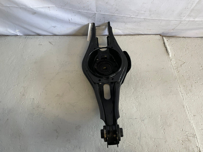 Load image into Gallery viewer, 2022-2025 HYUNDAI TUCSON REAR LEFT SIDE LOWER CONTROL ARM SPRING PERCH # 107699
