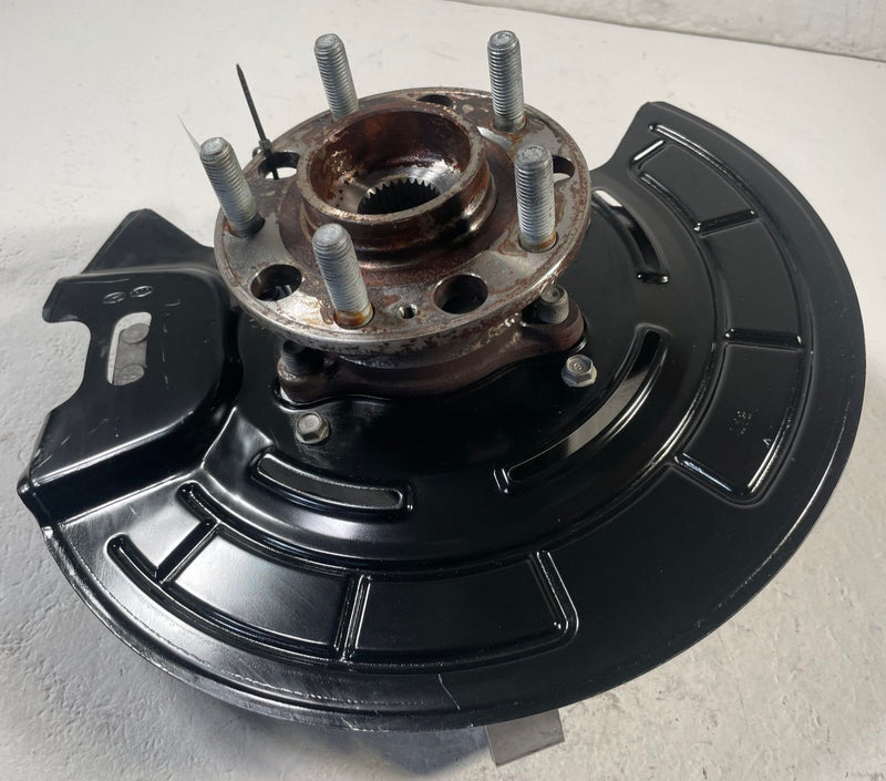 Load image into Gallery viewer, 2020-25 HYUNDAI PALISADE FWD FRONT LEFT SPINDLE KNUCKLE W/ BEARING HUB # 111847
