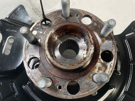 2020-25 HYUNDAI PALISADE FWD FRONT LEFT SPINDLE KNUCKLE W/ BEARING HUB