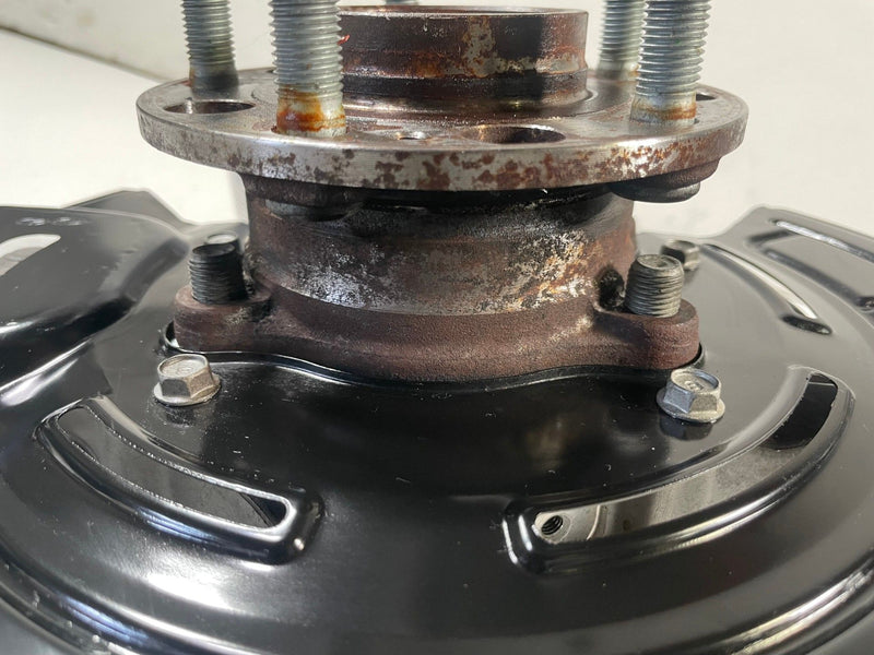 Load image into Gallery viewer, 2020-25 HYUNDAI PALISADE FWD FRONT LEFT SPINDLE KNUCKLE W/ BEARING HUB # 111847
